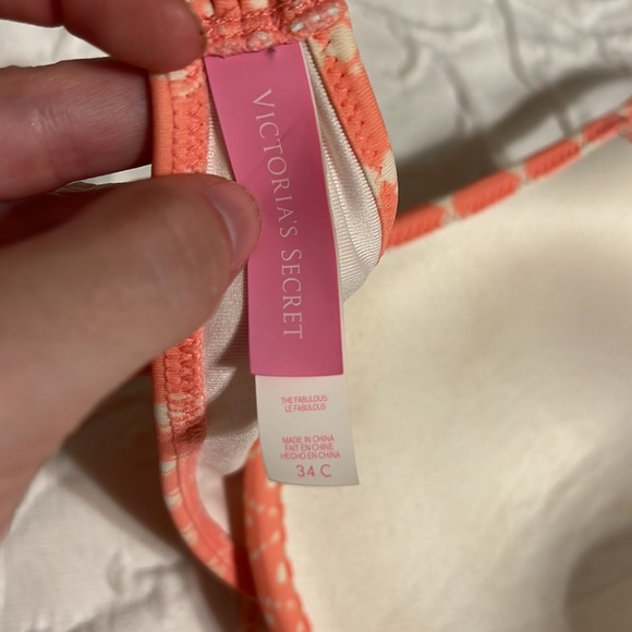 Victoria’s Secret bikini top- light orange pattern size 34C (Medium) - Picture 3 of 3